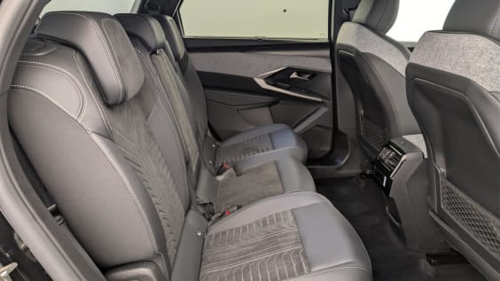Peugeot 5008 HYBRID 145CH E-DCS6 GT Noir Perla Nera