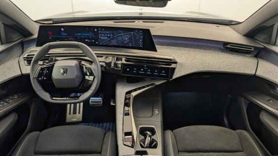 Peugeot 5008 HYBRID 145CH E-DCS6 GT Noir Perla Nera