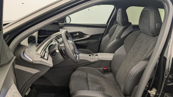 Peugeot 5008 HYBRID 145CH E-DCS6 GT Noir Perla Nera