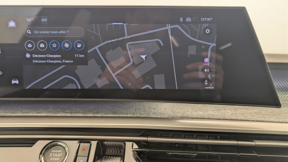 Peugeot 5008 HYBRID 145CH E-DCS6 GT Noir Perla Nera