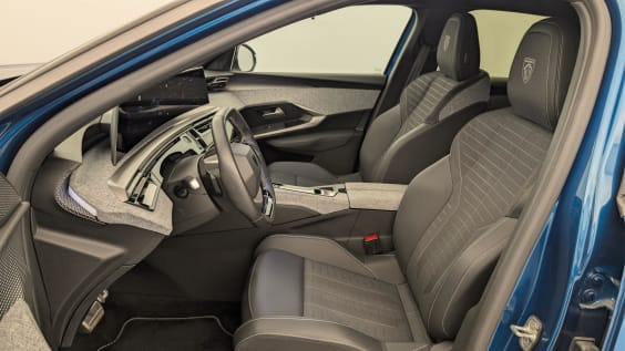 Peugeot 3008 Hybrid 145 e-DCS6 GT Bleu Obsession / Toit Noir