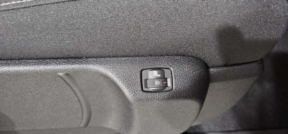 Peugeot Traveller Traveller M Diesel 180 ch Automatique Business gris artense