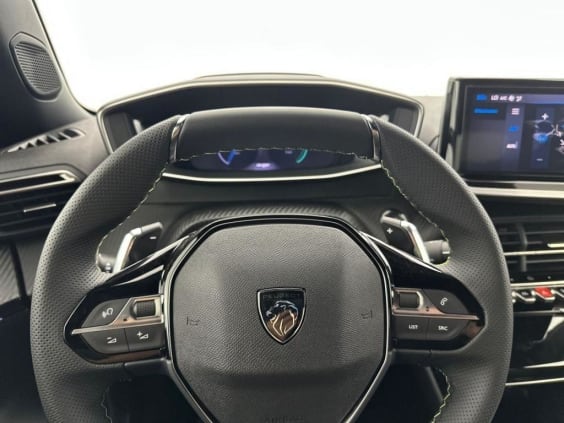 Peugeot 2008 Hybrid 145 e-DCS6 GT gris artense