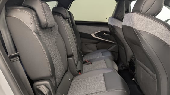 Peugeot 5008 HYBRID 145 CH E-DCS6 ALLURE Blanc Okenite