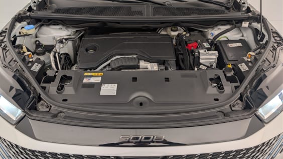 Peugeot 5008 HYBRID 145 CH E-DCS6 ALLURE Blanc Okenite