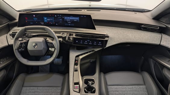 Peugeot 5008 HYBRID 145 CH E-DCS6 ALLURE Bleu Ingaro