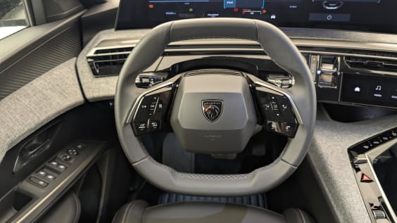 Peugeot 5008 HYBRID 145 CH E-DCS6 ALLURE Bleu Ingaro