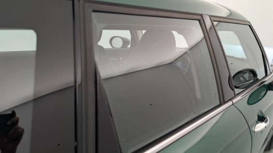 Mini HATCH 5 PORTES F55 LCI II COOPER 136 CH DKG7 ESSENTIAL British Racing Green