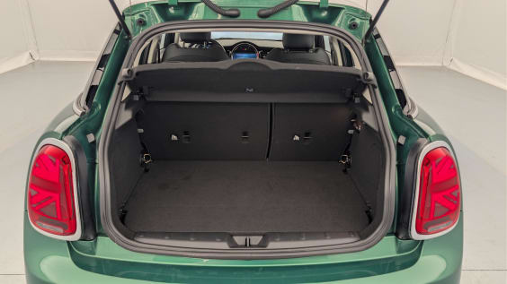Mini HATCH 5 PORTES F55 LCI II COOPER 136 CH DKG7 ESSENTIAL British Racing Green