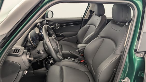 Mini HATCH 5 PORTES F55 LCI II COOPER 136 CH DKG7 ESSENTIAL British Racing Green
