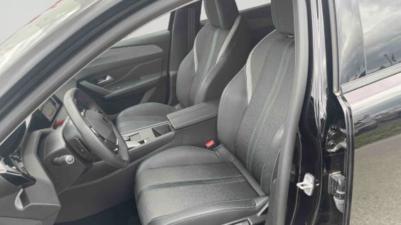 Peugeot 408 Hybrid 136 e-DCS6 Allure Noir Perla Nera Métallisé