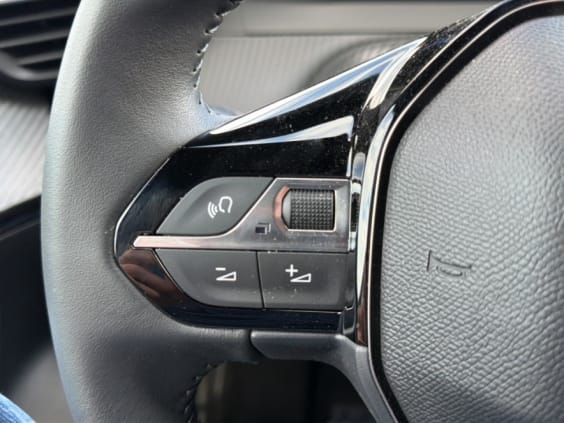 Peugeot 2008 1.2 100 allure gris artense