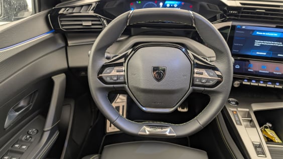 Peugeot 408 PHEV 180 e-EAT8 GT Noir Perla Nera