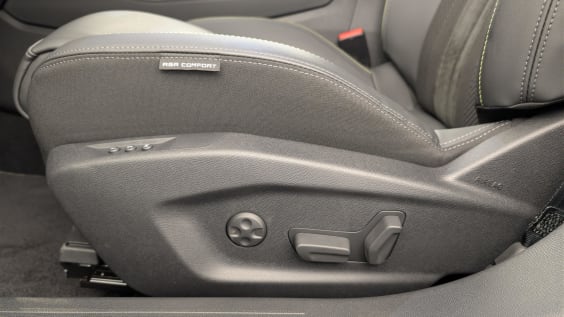 Peugeot 408 PHEV 180 e-EAT8 GT Noir Perla Nera