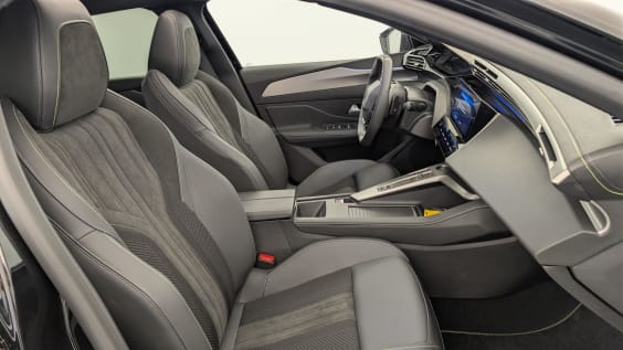 Peugeot 408 PHEV 180 e-EAT8 GT Noir Perla Nera