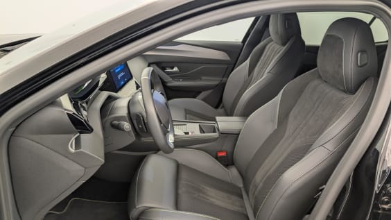 Peugeot 408 PHEV 180 e-EAT8 GT Noir Perla Nera