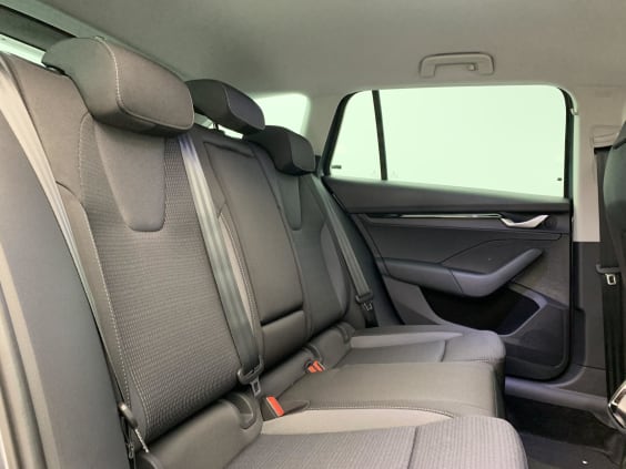 Skoda Octavia Combi 2.0 TDI 150 ch SCR DSG7 Selection Gris Graphite