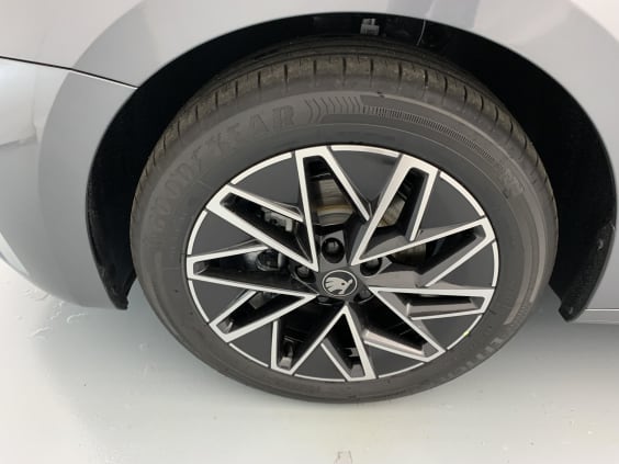Skoda Octavia Combi 2.0 TDI 150 ch SCR DSG7 Selection Gris Graphite
