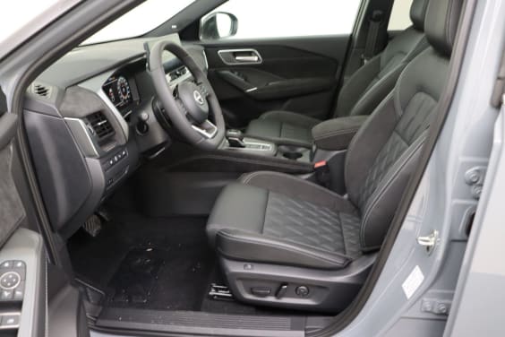 Nissan QASHQAI Tekna Plus 1.3 DIG-T Mild Hybrid 158 hp X-TRONIC Grey
