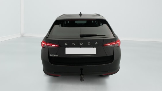 Skoda Octavia Combi 2.0 TDI 150 ch SCR DSG7 Selection Noir Magic Métallisé