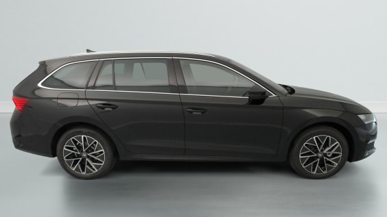 Skoda Octavia Combi 2.0 TDI 150 ch SCR DSG7 Selection Noir Magic Métallisé