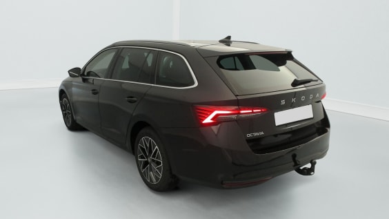 Skoda Octavia Combi 2.0 TDI 150 ch SCR DSG7 Selection Noir Magic Métallisé