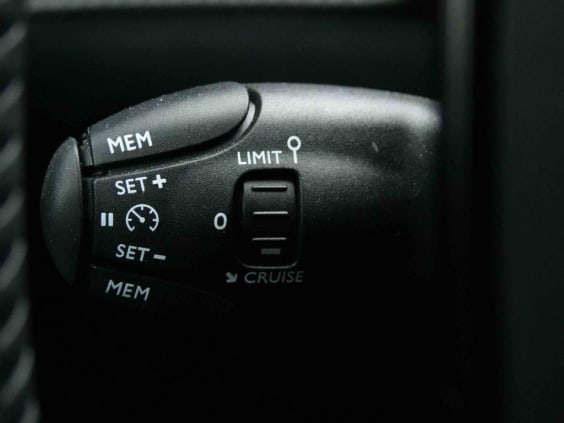 Peugeot 2008 1.2 T 100 Allure Bleu