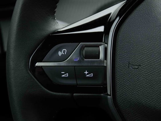 Peugeot 2008 1.2 T 100 Allure Bleu