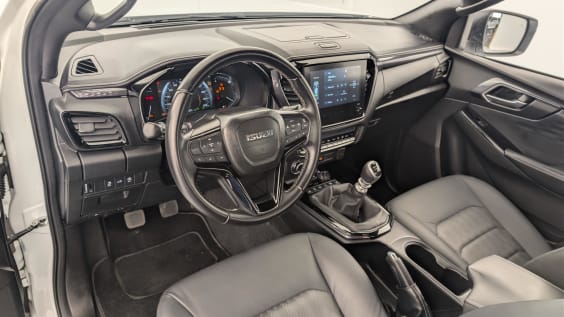Isuzu D-MAX 1.9 4X4 SPACE CAB N60 NSPORT MT SPLASH WHITE