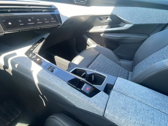 Peugeot 3008 1.2 hybrid 145 allure e-dcs6 Noir