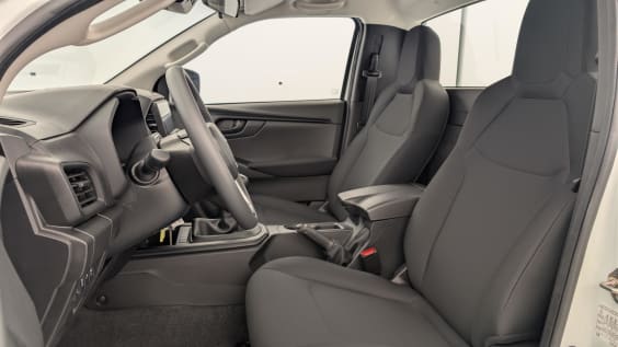 Isuzu D-MAX 2.2L SINGLE CABINE M/T B-STRONG SPLASH WHITE