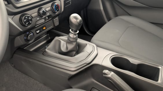 Isuzu D-MAX 2.2L SINGLE CABINE M/T B-STRONG SPLASH WHITE