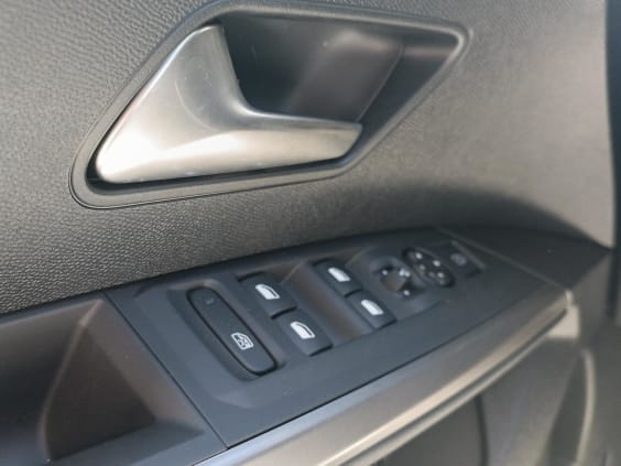 Peugeot 5008 Hybrid 145 allure e-dcs6 gris artense