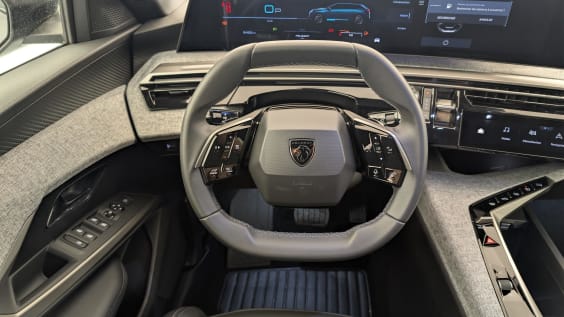 Peugeot 5008 HYBRID 145 CH E-DCS6 ALLURE Gris Artense