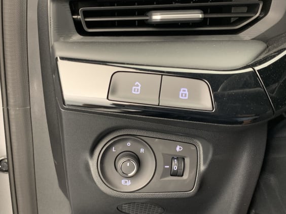 MG MG3 1.5 L Hybrid+ 195 ch Luxury Cosmic Silver 