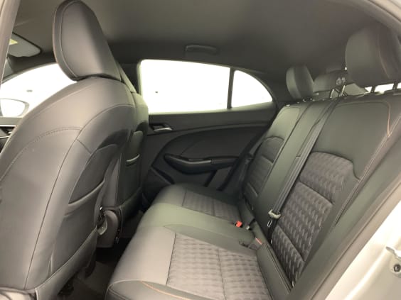 MG MG3 1.5 L Hybrid+ 195 ch Luxury Cosmic Silver 