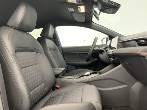 MG MG3 1.5 L Hybrid+ 195 ch Luxury Pebble Black