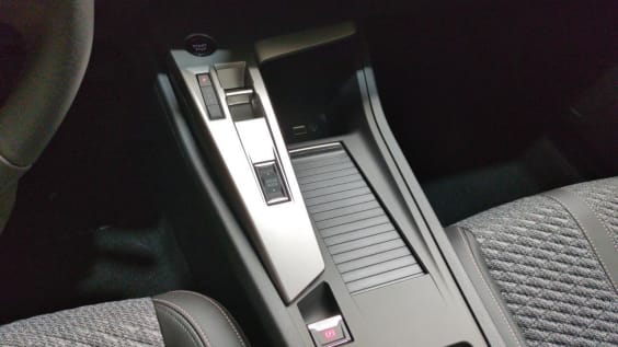 Peugeot 308 NOUVELLE 308 Hybrid 145 e-DCS6 Allure Blanc Okenite