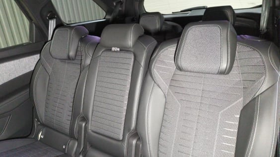 Peugeot 5008 HYBRID 145CH E-DCS6 GT Gris Titane / Toit Noir