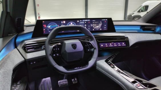 Peugeot 3008 Hybrid 145 e-DCS6 GT Blanc Okenite / Toit Noir
