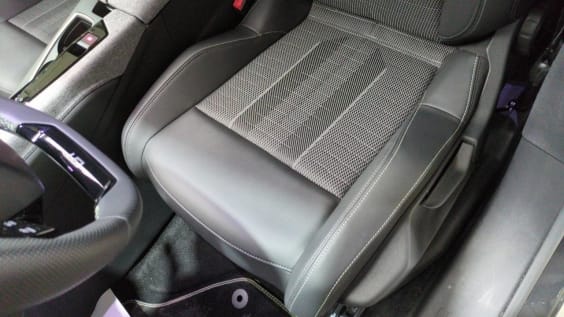 Peugeot 5008 HYBRID 145CH E-DCS6 GT Gris Titane / Toit Noir