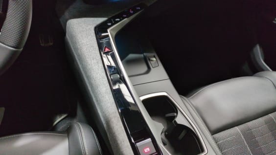 Peugeot 5008 HYBRID 145CH E-DCS6 GT Gris Titane / Toit Noir