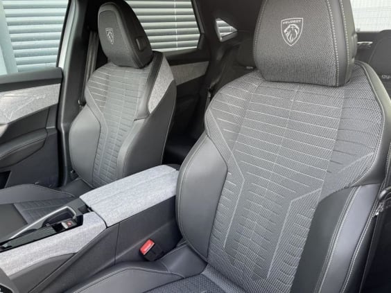 Peugeot 3008 Hybrid 145 e-DCS6 GT Gris Artens -