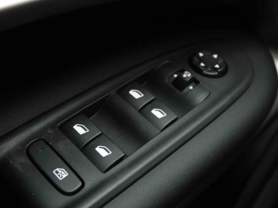Jeep Avenger 1.2T e-Hybrid DCT Summit Gris