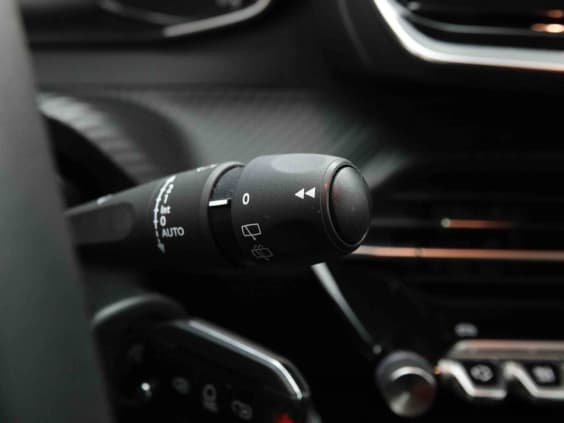 Peugeot 2008 1.2 T 100 STYLE Blanc