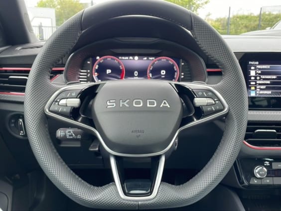 Skoda Kamiq 1.0 tsi evo 2 116 monte carlo dsg7 Blanc Nacre