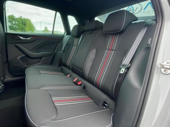 Skoda Kamiq 1.0 tsi evo 2 116 monte carlo dsg7 Blanc Nacre