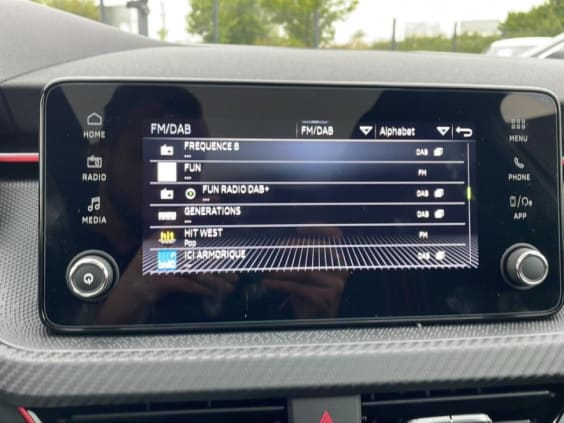 Skoda Kamiq 1.0 tsi evo 2 116 monte carlo dsg7 Blanc Nacre