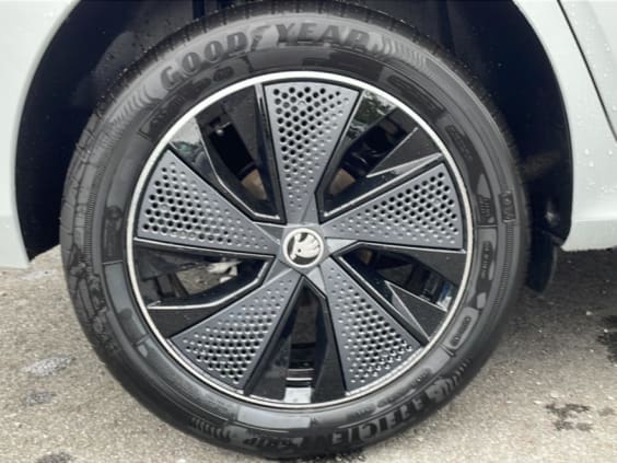 Skoda Kamiq 1.0 tsi evo 2 116 monte carlo dsg7 Blanc Nacre