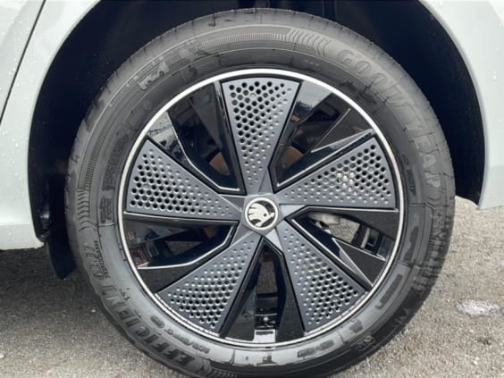 Skoda Kamiq 1.0 tsi evo 2 116 monte carlo dsg7 Blanc Nacre